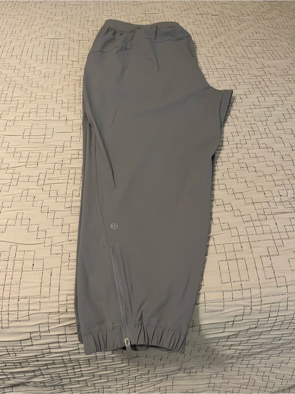 lululemon athletica Women’s Light Gray Ankle Zip Cropped Pants